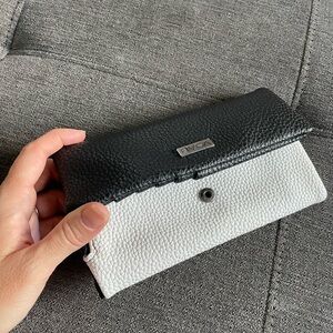 🖤💟 BRAND NEW RVCA CLUTCH/WALLET 💟🖤